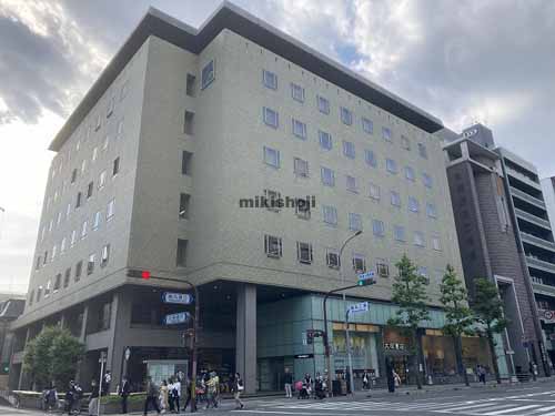 中京区のＫＤＸ烏丸ビル 外観1