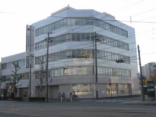 福井市の旧三井住友海上福井ビル 外観1