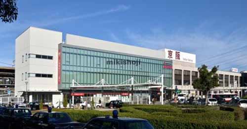 枚方市の京阪くずは駅ビル南館 外観1