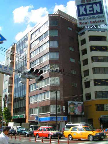 西新橋の飯田ビル 外観1