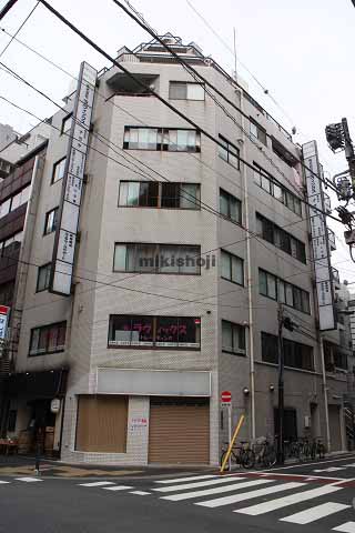 新宿・歌舞伎町のパディアイルカテリーナ 外観1
