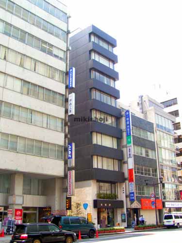 日本橋室町の三渓洞ビル 外観1