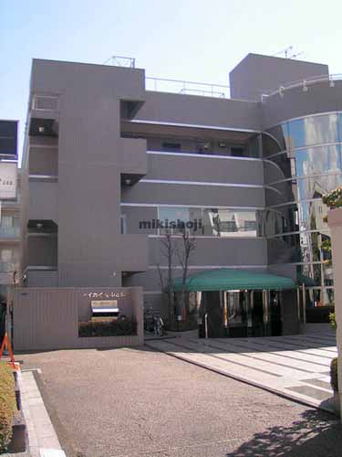 南青山のナイカイ青山ビル 外観1