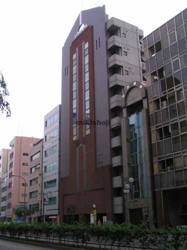 東のプレミアム・ユーゾーンビル 外観1