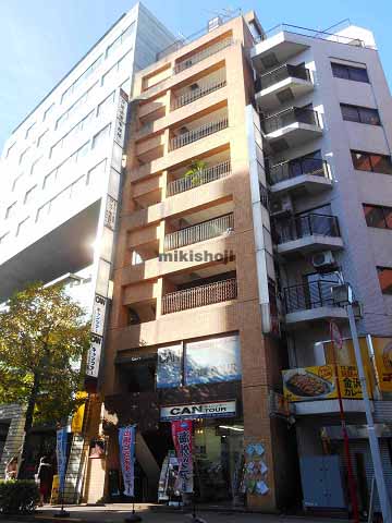 新宿・歌舞伎町の第１バーディートライビル 外観1