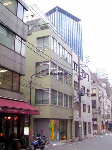 九段北のタイヤビル 外観1