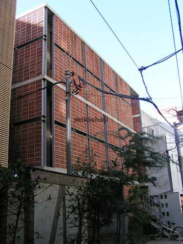 南青山のリヒトハウス 外観1