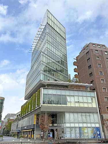 神宮前のラ・ポルト青山 外観1