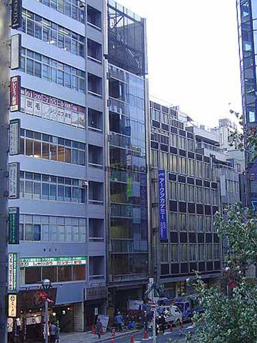 西新宿のフジタ新宿ウエストビルディング 外観1