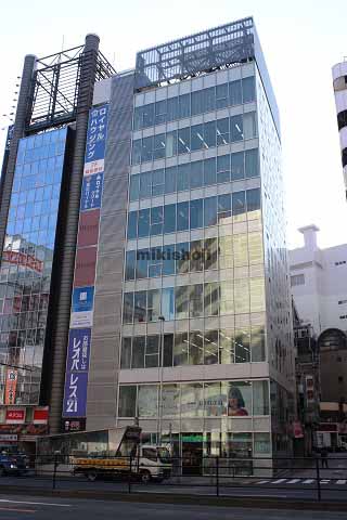 西新宿の新宿第１アオイビル 外観1