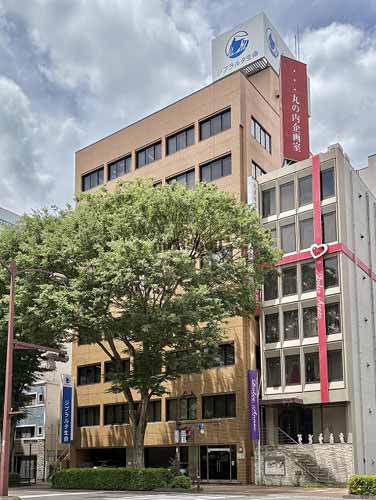甲府市のジブラルタ生命甲府ビル 外観1