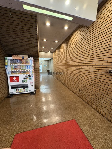 中央区北の古久根ビル エントランス1