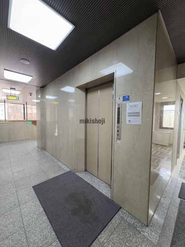 中央区南のシティセンタービル エレベーターホール1