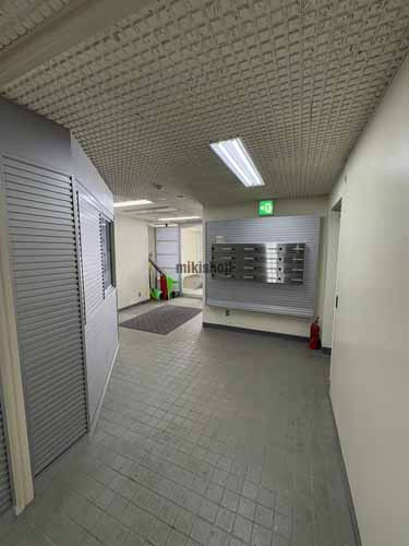 ロータリー２０ビル エントランス1