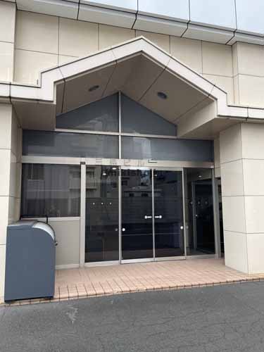 北区の三晃ビル エントランス1