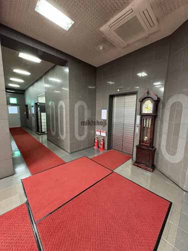 北区のＭＣビル エレベーターホール1