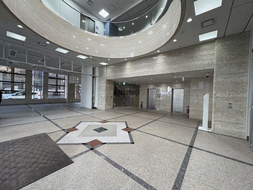 中央区南のクリスタルタワー エントランス1