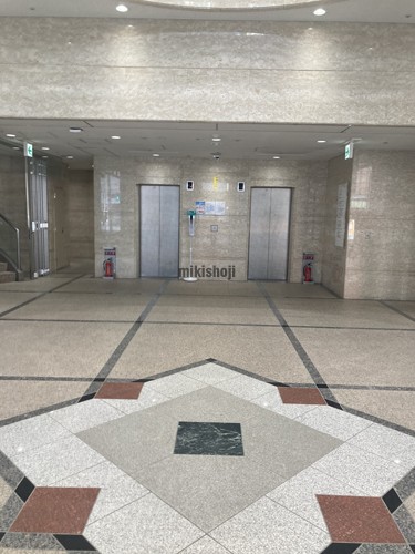 中央区南のクリスタルタワー エレベーターホール1