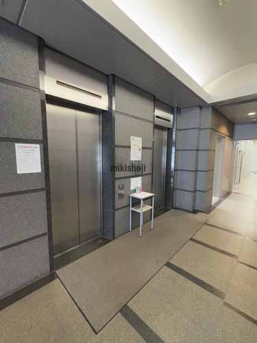 厚別区の太陽生命新札幌ビル エレベーターホール1