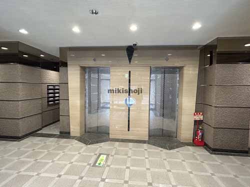 中央の河西ビル エレベーターホール1
