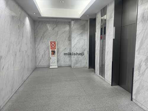中央のメットライフ仙台ビル エレベーターホール2