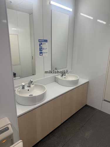 中央のメットライフ仙台ビル 水回り3