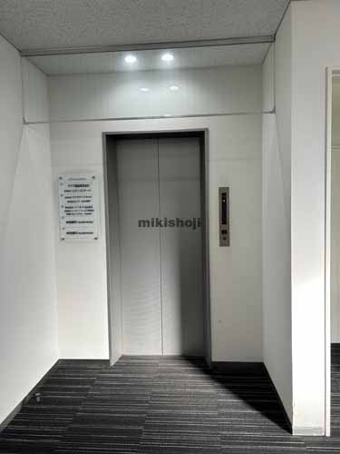 泉中央ＯＮＥビル エレベーターホール1