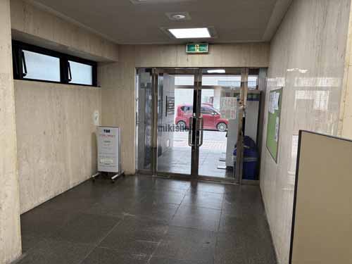 志村ビル エントランス1