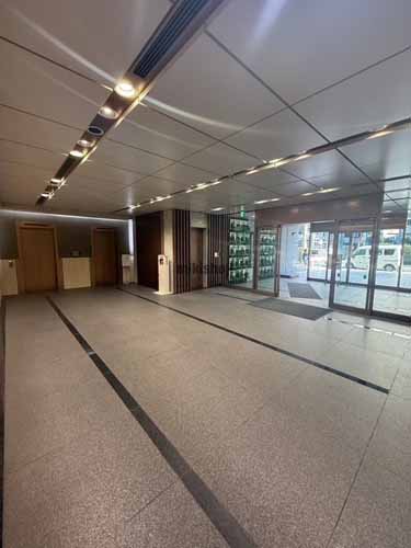 北幸・南幸の横浜ウエストサイドビル エントランス1