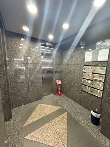 加州ビル エントランス1