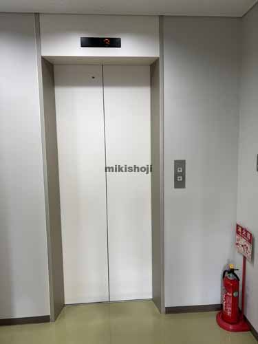 中原区の明治安田生命小杉ビル エレベーターホール1