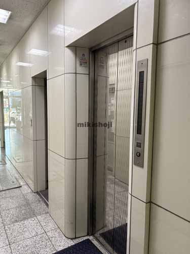 名駅・那古野の第二千福ビル エレベーターホール1