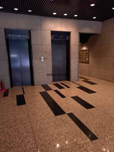 栄のいちご栄ビル エレベーターホール2