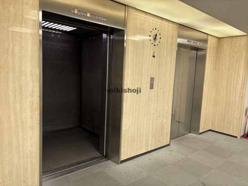 白川第８中駒ビル エレベーターホール1
