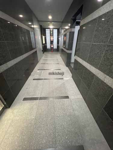 東山ビル エントランス1