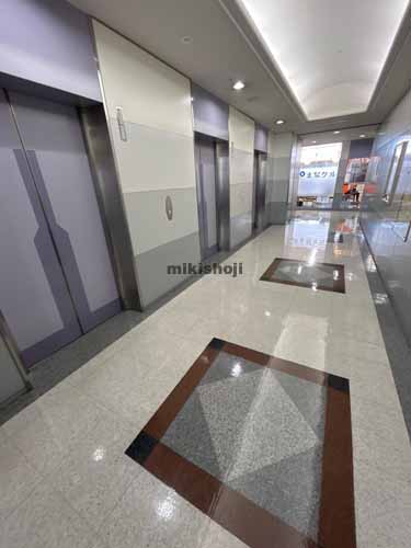 浜松アクトタワー エレベーターホール1