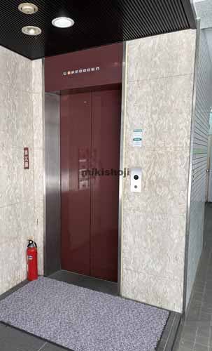 丸の内・錦の山田ビル エレベーターホール1