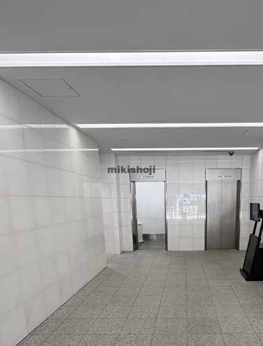 松本市全域の日本生命松本駅前ビル エレベーターホール1