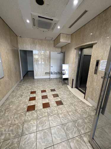 大垣市全域のエイゲンビル エレベーターホール2