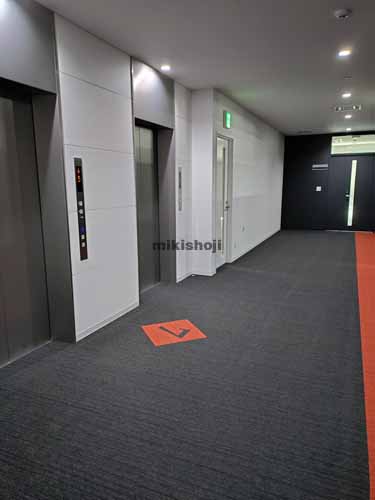 安城市全域のサンテラス三河安城 エレベーターホール1