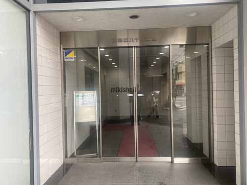 東梅田八千代ビル エントランス1