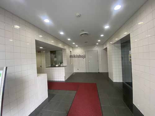 東梅田八千代ビル エントランス4