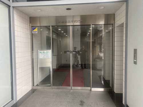 東梅田八千代ビル エントランス6
