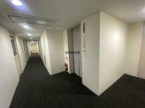 東梅田八千代ビル エレベーターホール4