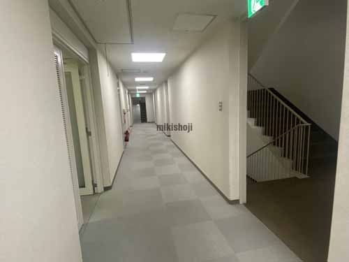 南森町周辺の満電ビル エレベーターホール2