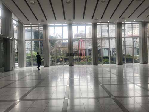 芝田・茶屋町・大深町の梅田センタービル エントランス2