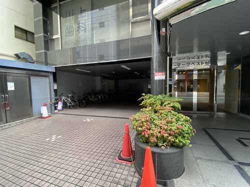 マークベストビル エントランス8