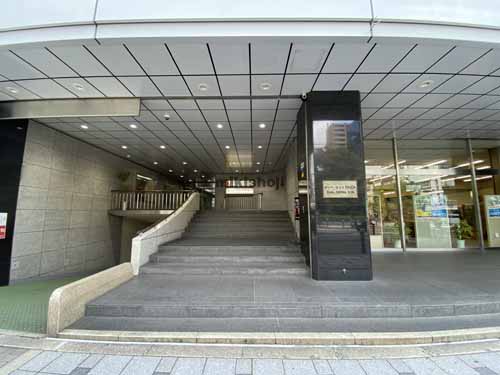 センバ・セントラルビル エントランス1