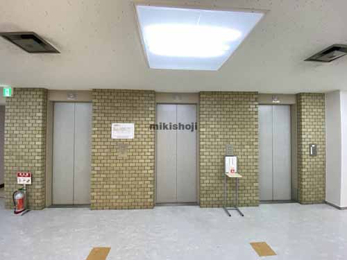 センバ・セントラルビル エレベーターホール3