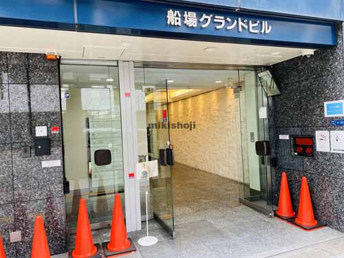 船場グランドビル エントランス1